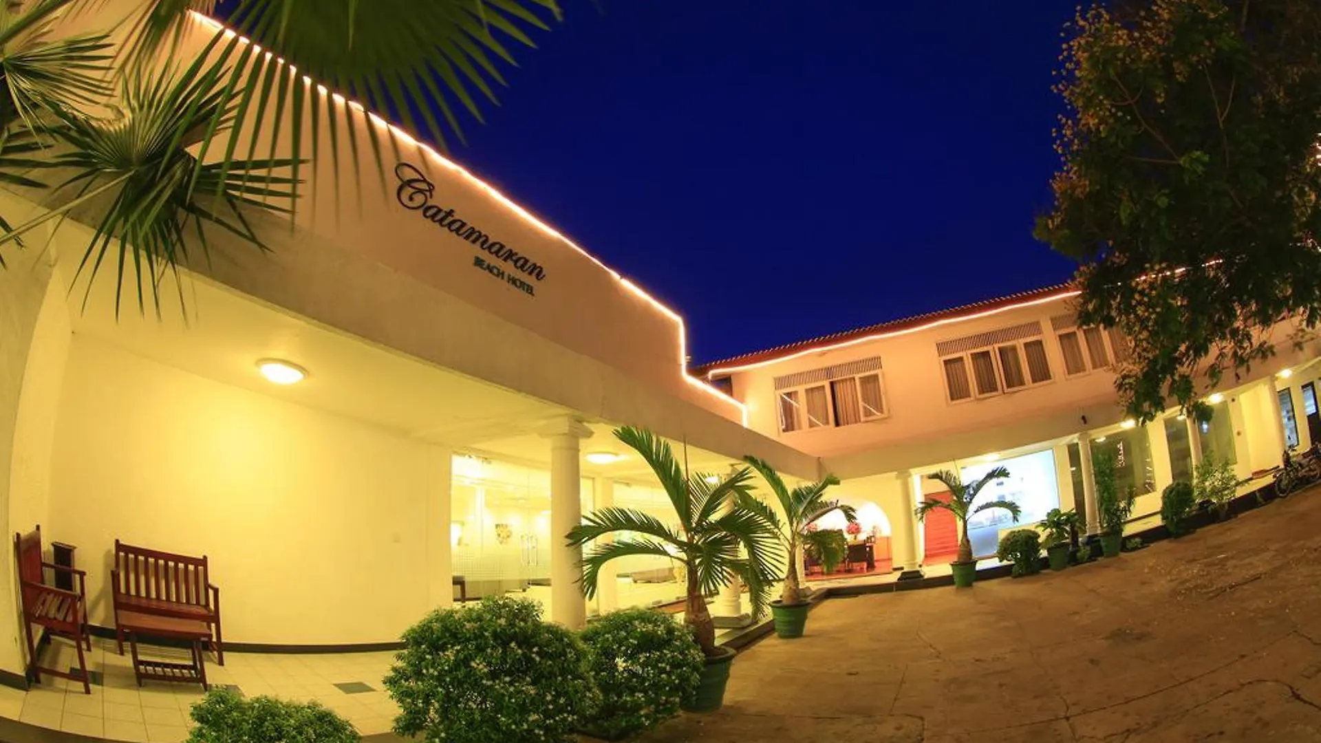 Catamaran Beach Hotel Negombo